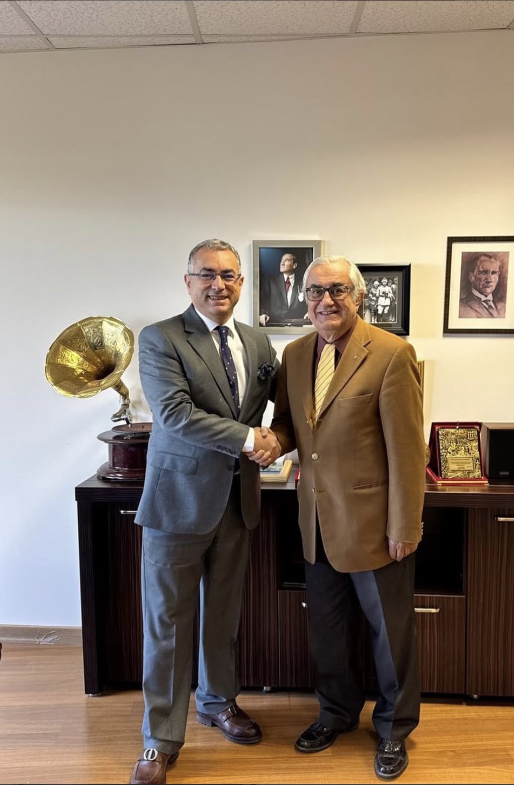 Prof. Dr. Haluk Günuğur Ufuk Üniversitesi Hukuk Fakültesi'nde görevine başlamıştır.